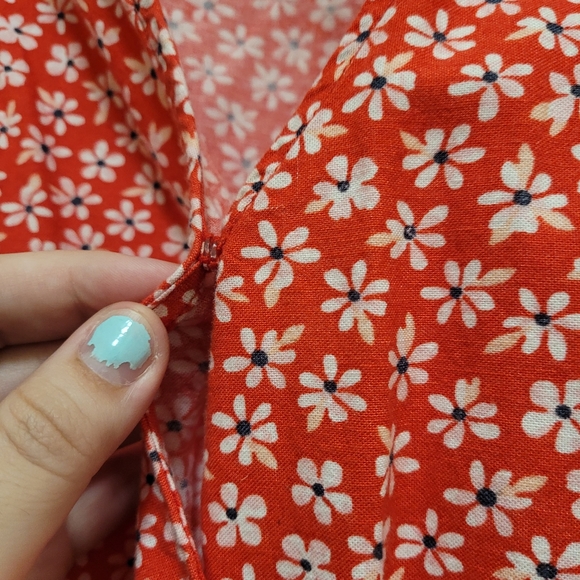 Cute Red Wrap Flower Print Shirt - Picture 5 of 5